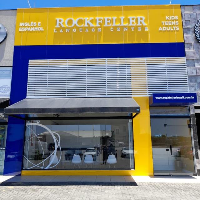 Metodologia inovadora Rockfeller com uso de tecnologia e suporte integral para franqueados